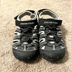 Dream Pairs Water Shoes / Sandals - Kids 11